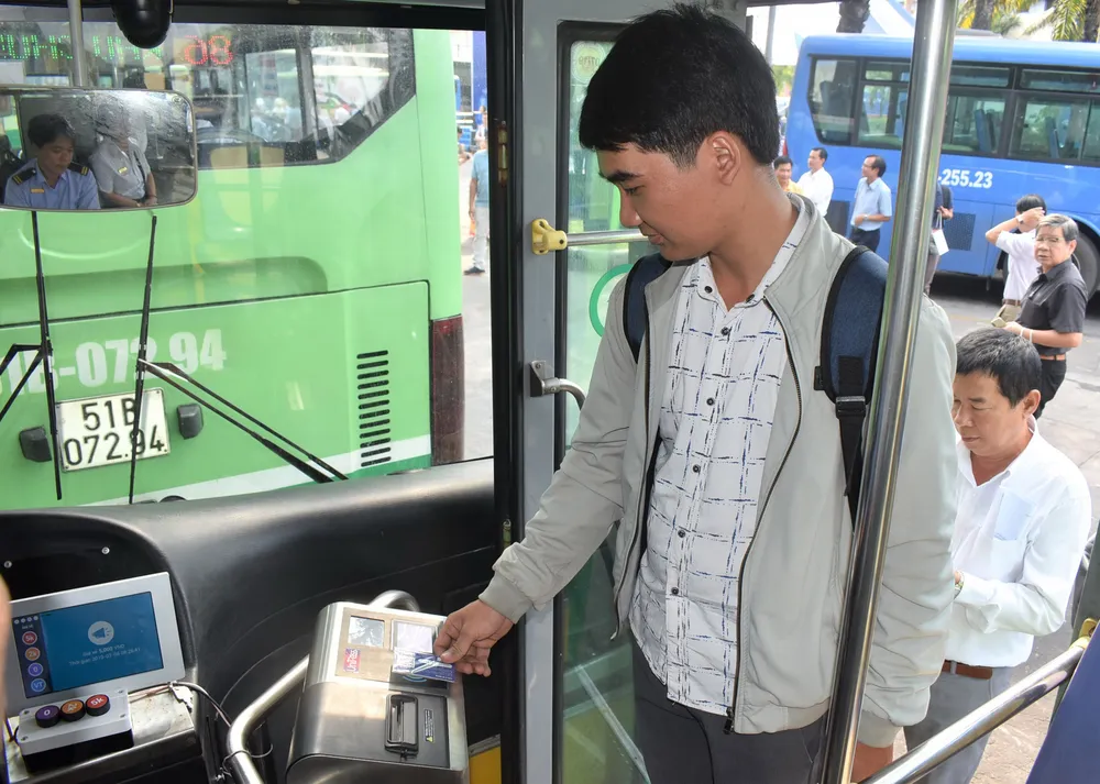 Thu phí tự động vận tải hành khách công cộng: Tiến tới liên thông, tích hợp ảnh 1