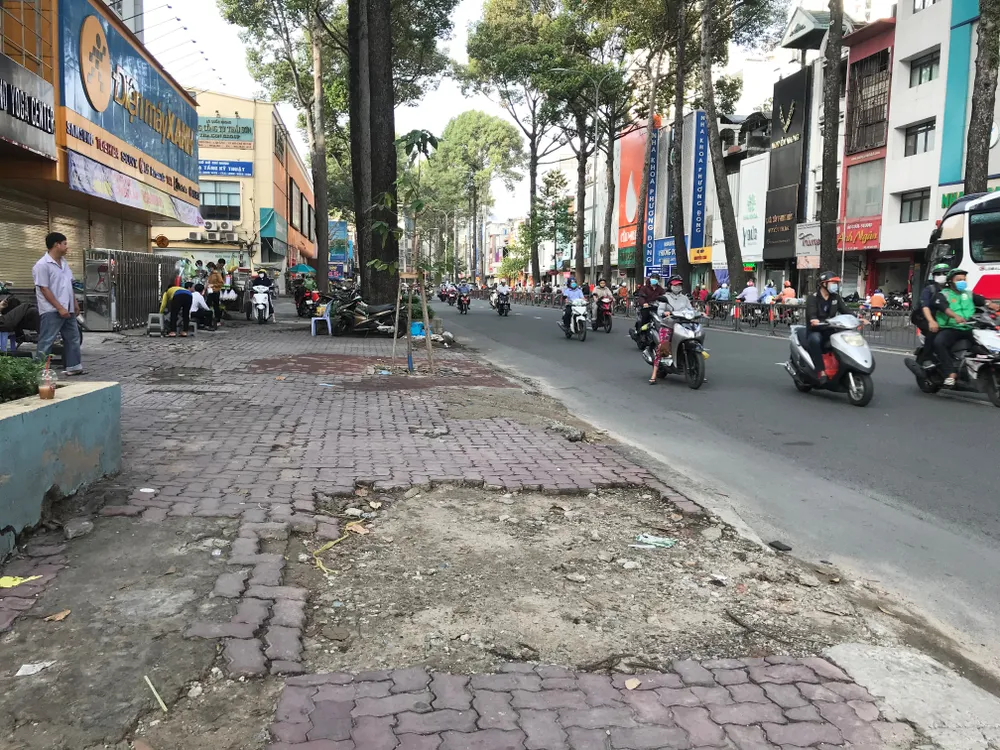 Cấp thiết tu bổ vỉa hè  ảnh 1