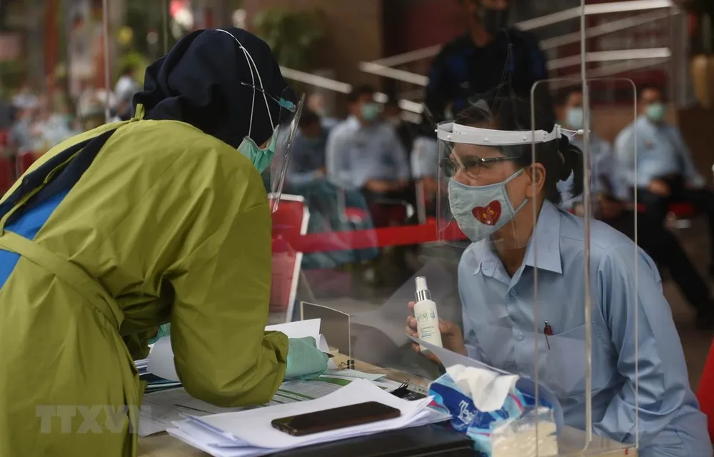 Một điểm xét nghiệm Covid-19 tại Jakarta của Indonesia. Ảnh: THX/TTXVN