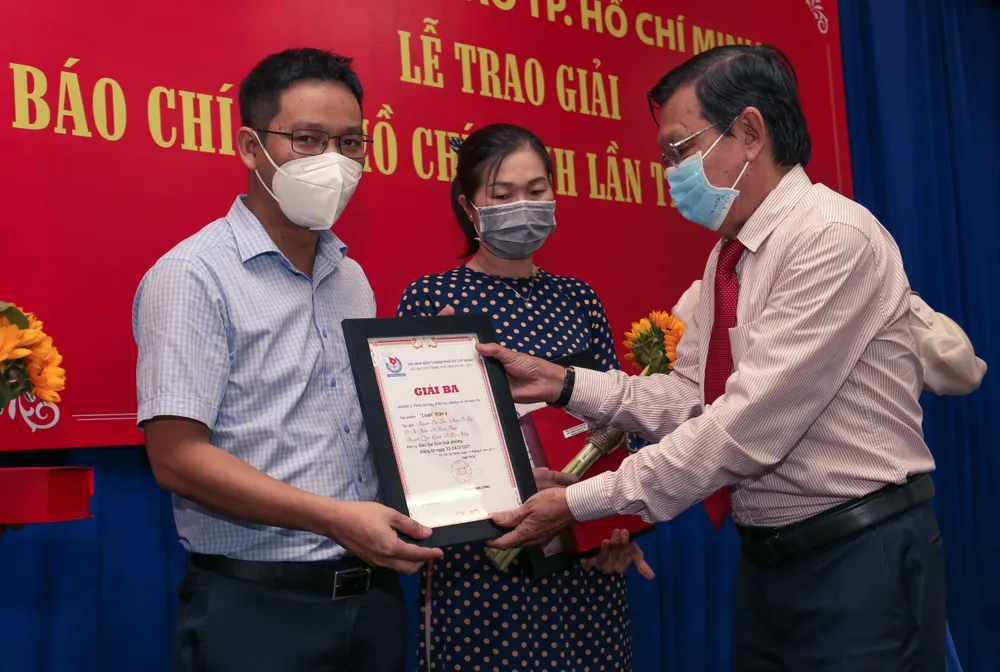 Báo SGGP đoạt 8 giải Báo chí TPHCM năm 2021 ảnh 3