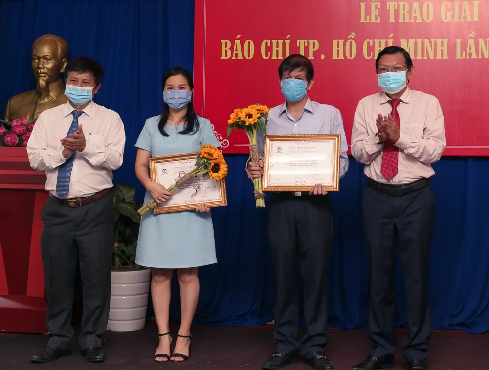 Báo SGGP đoạt 8 giải Báo chí TPHCM năm 2021 ảnh 4