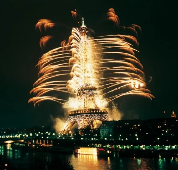 Chuyện chưa kể về những người kiến tạo biểu tượng du lịch tại Việt Nam ảnh 2