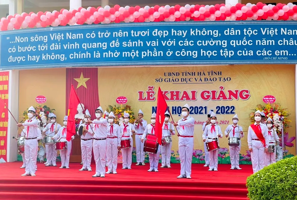 Nhiều địa phương tổ chức lễ khai giảng “đặc biệt” ảnh 11