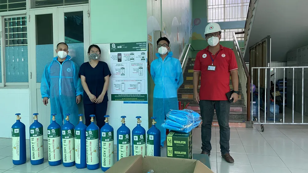 Hỗ trợ bình oxy miễn phí cho nhiều quận huyện và TP Thủ Đức ảnh 5