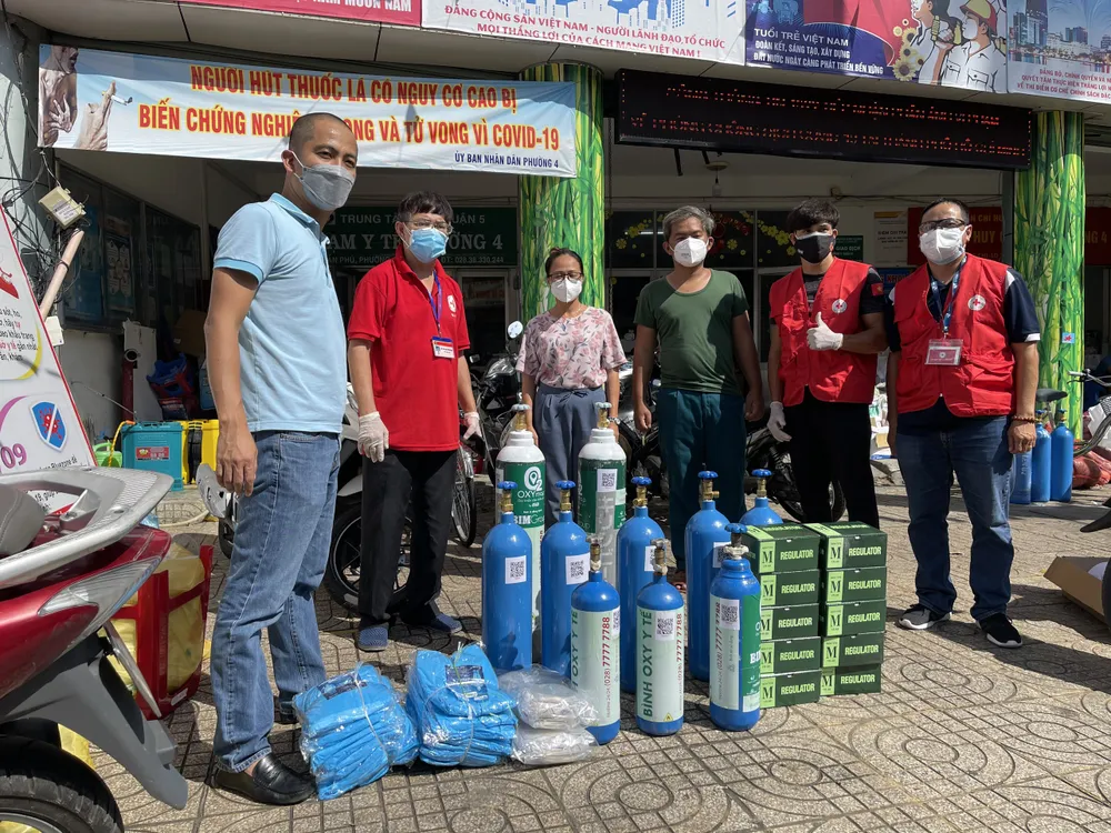 Hỗ trợ bình oxy miễn phí cho nhiều quận huyện và TP Thủ Đức ảnh 6