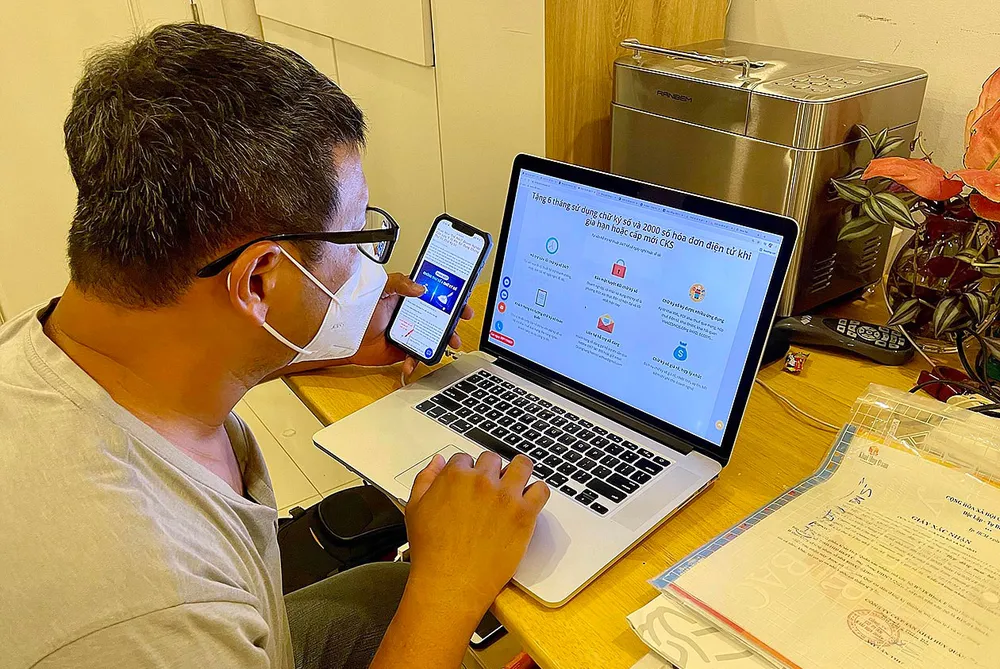 Cân nhắc lựa chọn đơn vị cung cấp chữ ký số uy tín. Ảnh: HOÀNG HÙNG