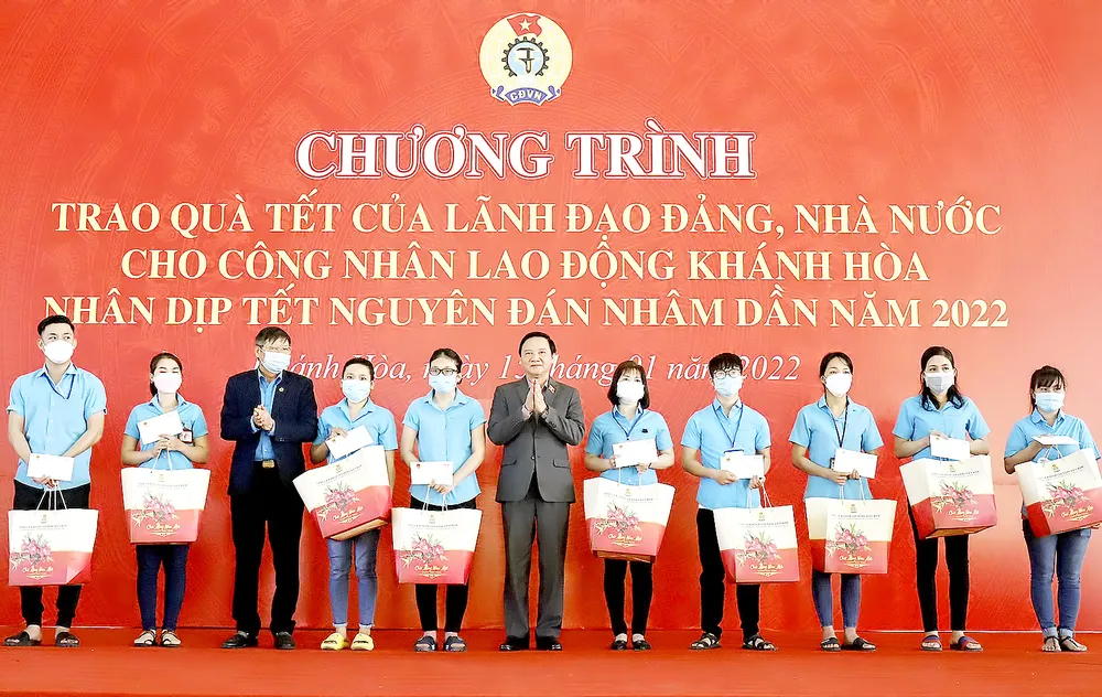 Lãnh đạo Quốc hội, Chính phủ thăm, tặng quà tết gia đình chính sách, hộ nghèo ảnh 1