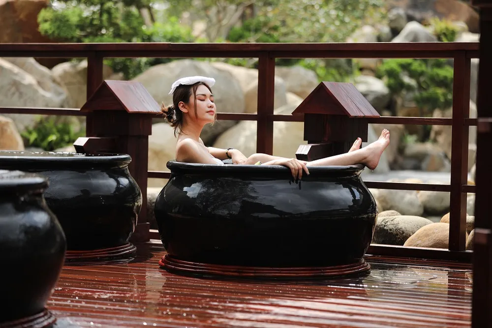 Thưởng thức “nghệ thuật tận hưởng mùa đông” của người Nhật tại Yoko Onsen Quang Hanh ảnh 1