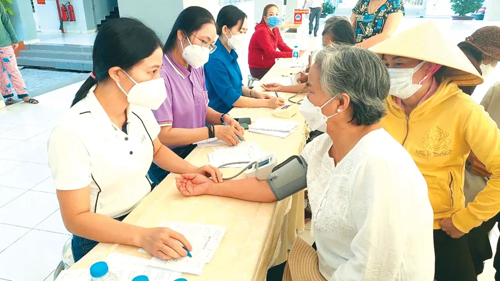 VWS đồng hành hỗ trợ người khó khăn, chăm lo cho gia đình chính sách ảnh 1