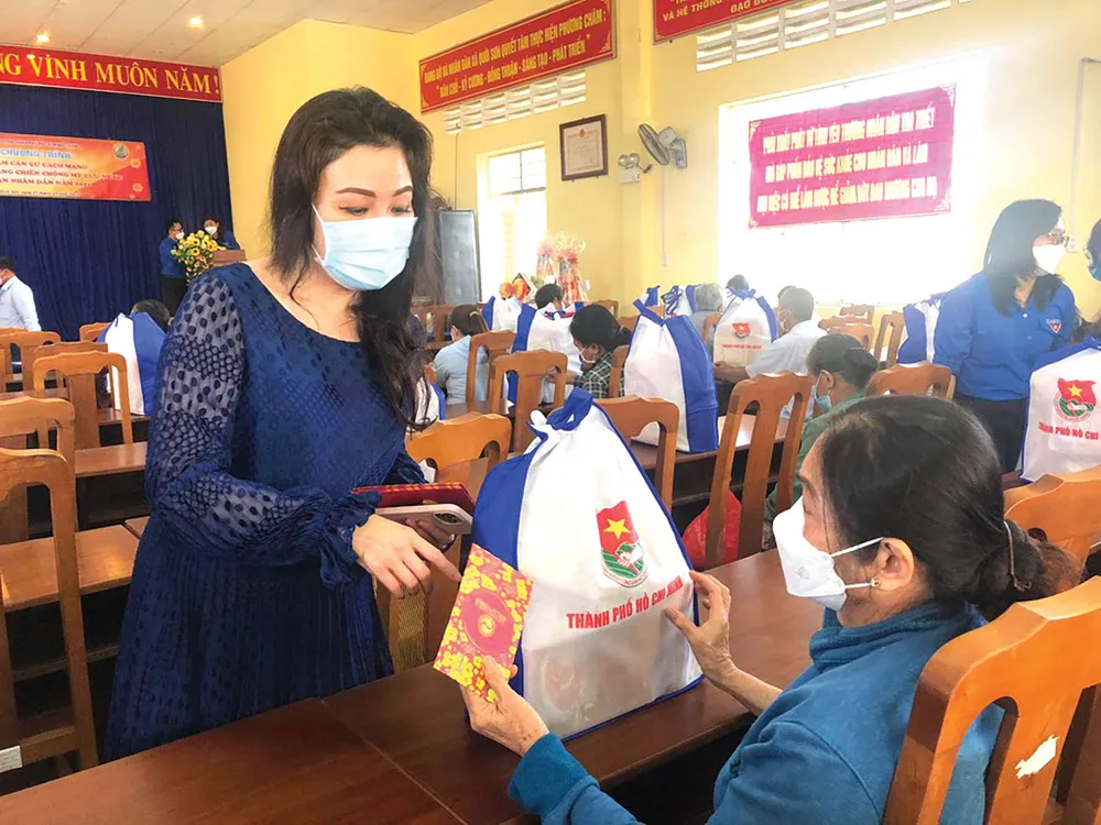 VWS đồng hành hỗ trợ người khó khăn, chăm lo cho gia đình chính sách ảnh 2