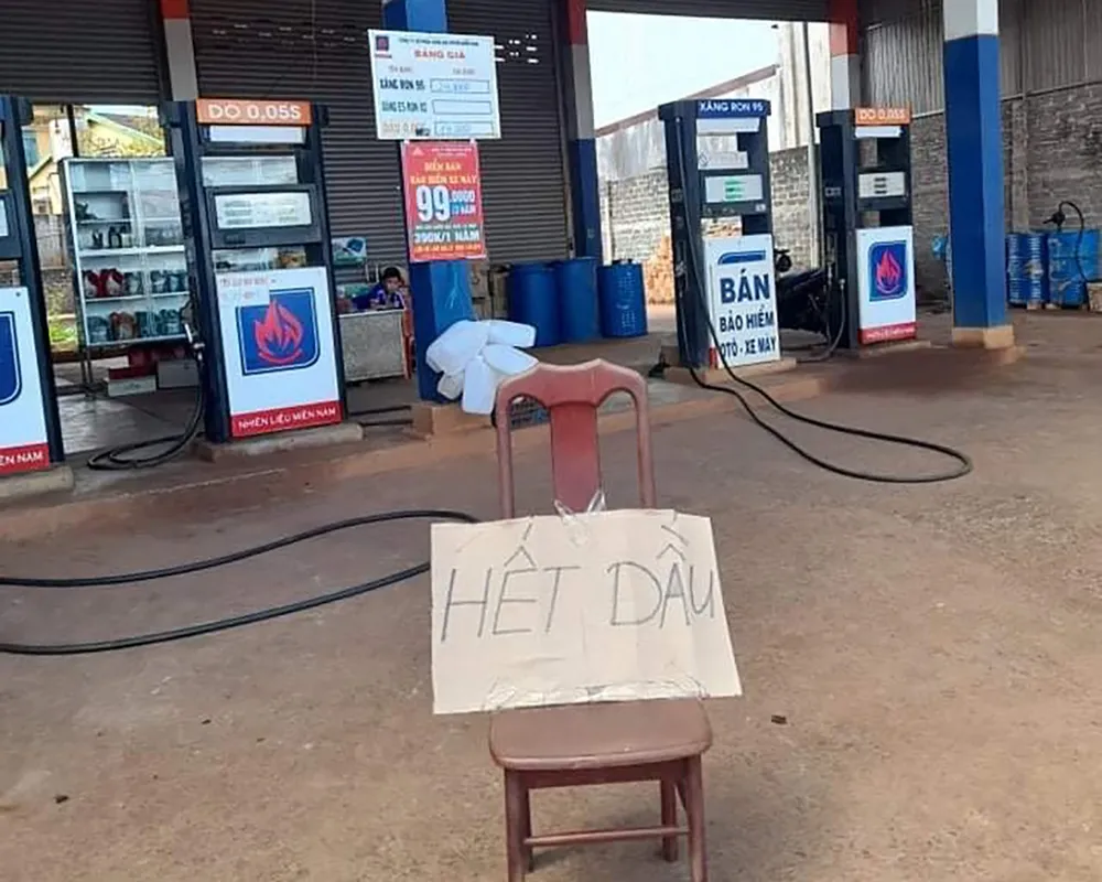 Bộ Công thương phải bảo đảm không để thiếu xăng dầu ảnh 1