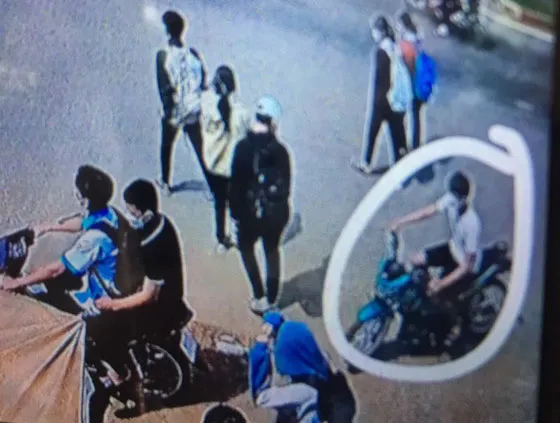 Vụ một học sinh lớp 9 bị đâm tử vong trước cổng trường ở Bình Phước: Đã bắt giữ 4 đối tượng  ảnh 1