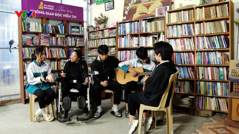 Thư viện miễn phí và niềm tin của cô gái mắc bệnh bại não bẩm sinh ảnh 2