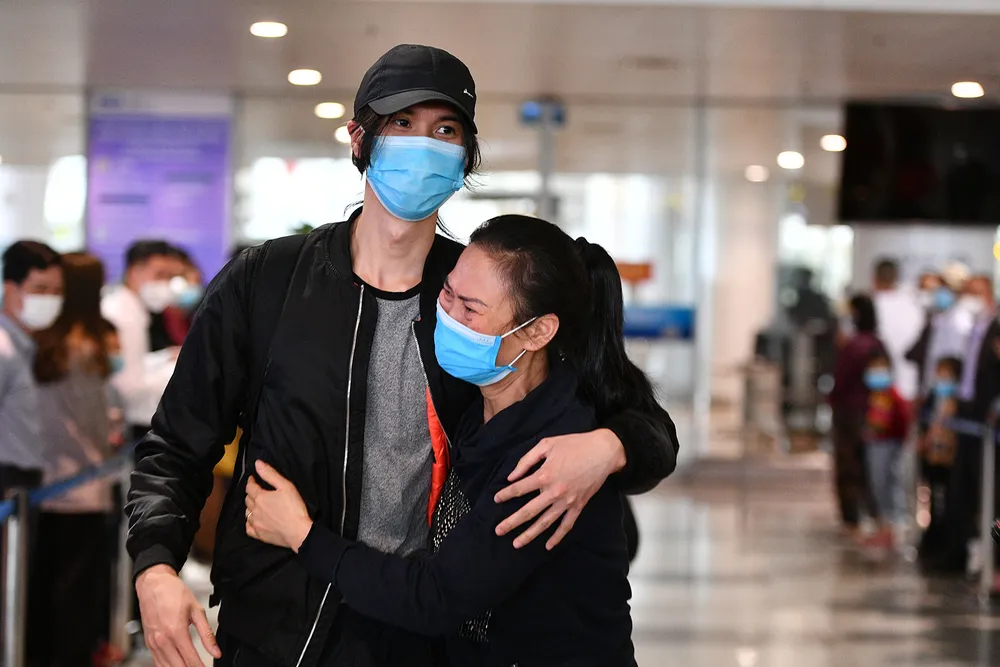 Sun Group và Vietnam Airlines triển khai thành công hai chuyến bay đưa người Việt Nam tại Ukraine về nước ảnh 5