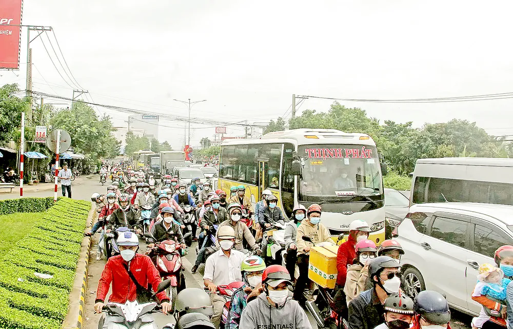 Ngày đầu tiên đợt nghỉ lễ 30-4 và 1-5: Khách du lịch tăng đột biến ảnh 2