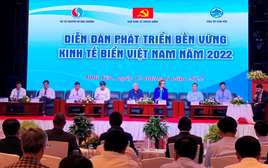Tọa đàm tại diễn đàn Phát triển bền vững Kinh tế biển Việt Nam năm 2022. Ảnh: Báo Phú Yên