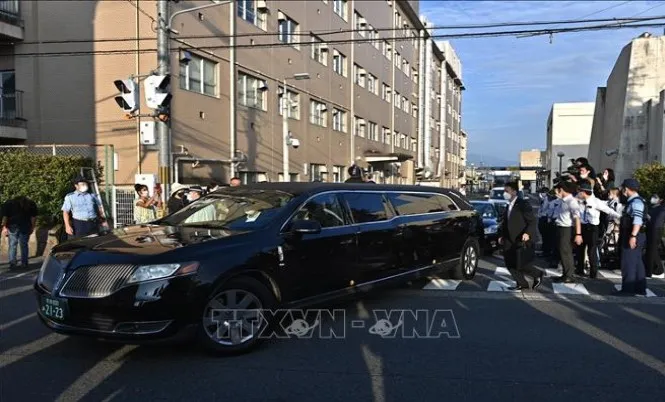 Thi hài của cố Thủ tướng Nhật Bản Abe Shinzo đã về tới Tokyo ảnh 2