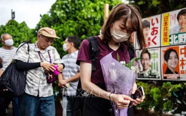 Thi hài của cố Thủ tướng Nhật Bản Abe Shinzo đã về tới Tokyo ảnh 1