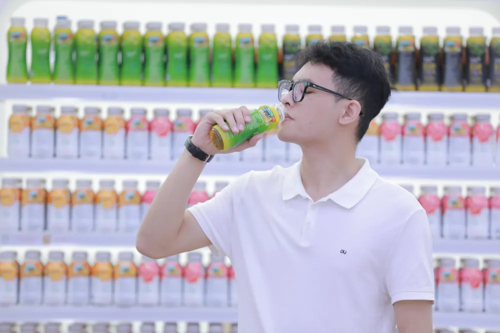 Chương trình “Mua đồ uống TH - Trúng hơn 600.000 giải thưởng” tìm ra những chủ nhân đầu tiên của giải thẻ BAC A BANK 100 triệu ảnh 3