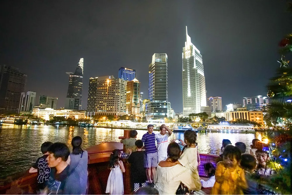 Thêm nhiều phố đi bộ về đêm - Tại sao không? - Bài 2: Làm theo cụm, có điểm nhấn  ảnh 1