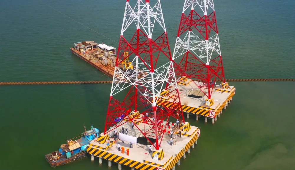 Hành trình 900 ngày đêm đưa điện… vượt biển ảnh 2