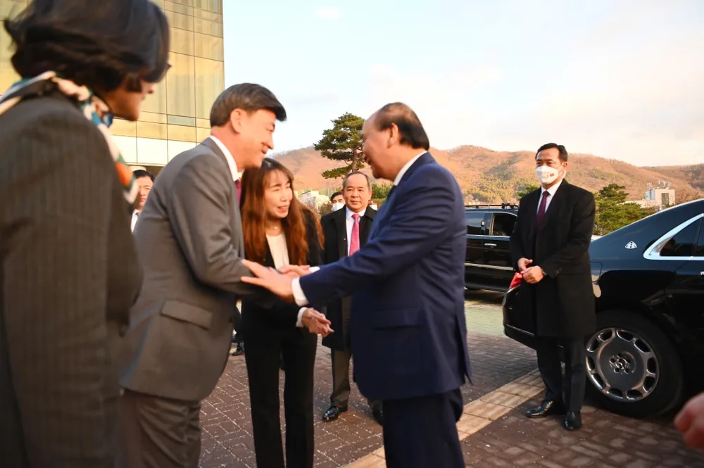 Chủ tịch nước Nguyễn Xuân Phúc đến thăm tỉnh Gyeonggi, Hàn Quốc ảnh 3