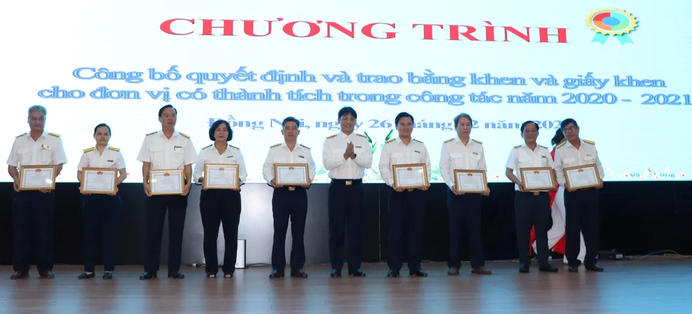 Nhiều cá nhân, tập thể được khen thưởng vì đạt thành tích xuất sắc