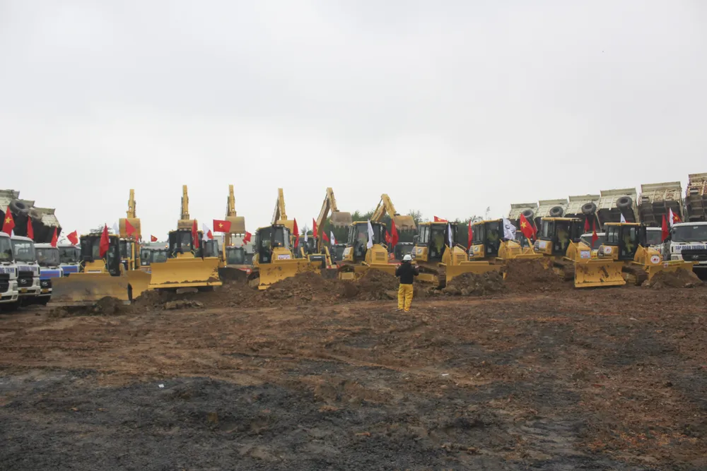 Quang cảnh lễ khởi công tại tỉnh Quảng Trị, sáng 1-1-2023. Ảnh: NGUYỄN HOÀNG Quang cảnh lễ khởi công tại tỉnh Quảng Trị, sáng 1-1-2023. Ảnh: NGUYỄN HOÀNG