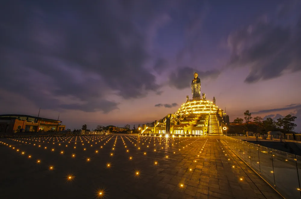 Quang cảnh núi Bà Đen đẹp huyền ảo trong màn đêm