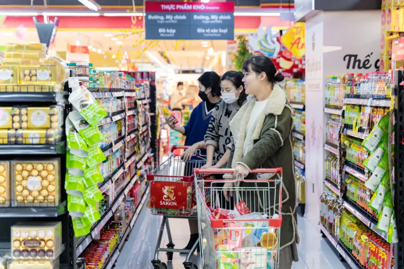 Hàng hoá Tết ngập tràn trong siêu thị Winmart Hàng hoá Tết ngập tràn trong siêu thị Winmart