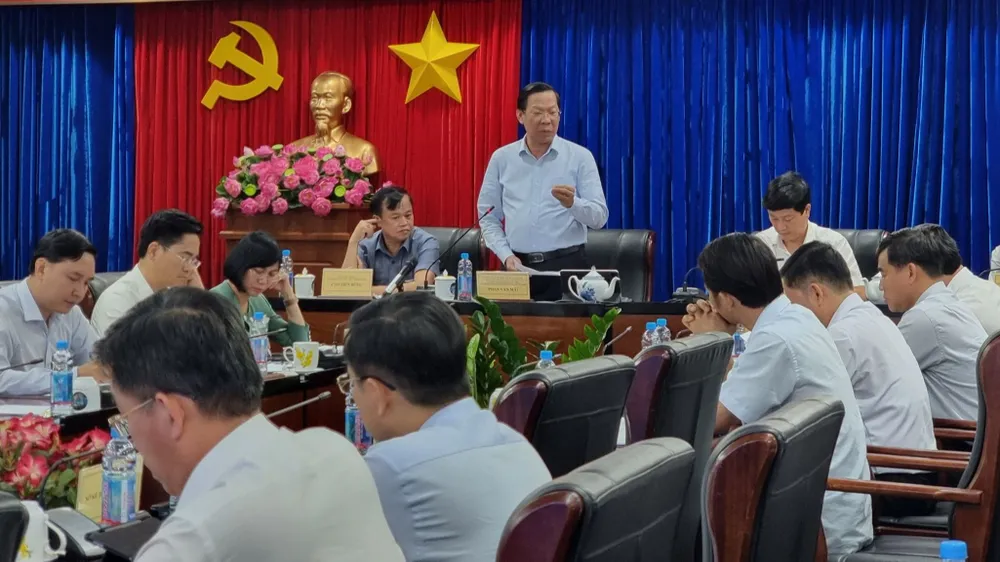Chủ tịch UBND TPHCM Phan Văn Mãi phát biểu ý kiến tại buổi làm việc