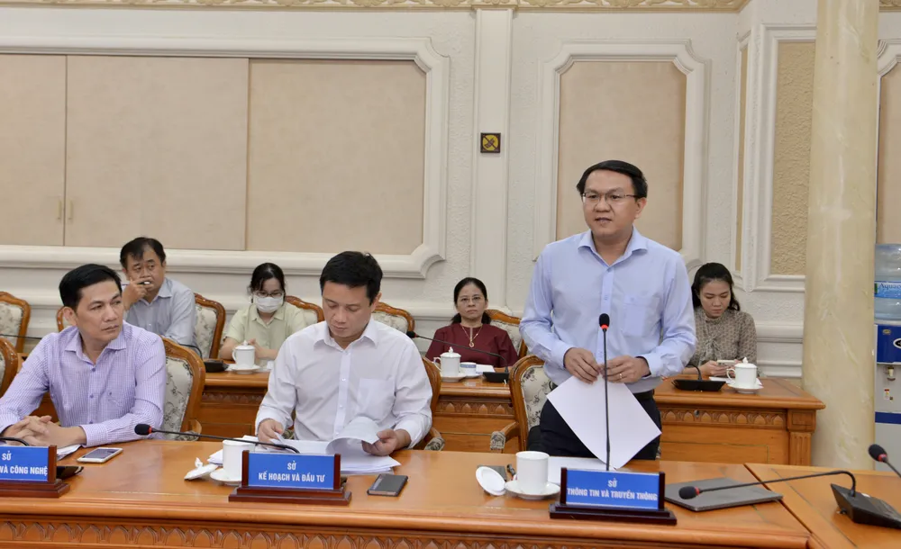 Giám đốc Sở TT-TT TPHCM Lâm Đình Thắng phát biểu tại hội nghị. Ảnh: CAO THĂNG