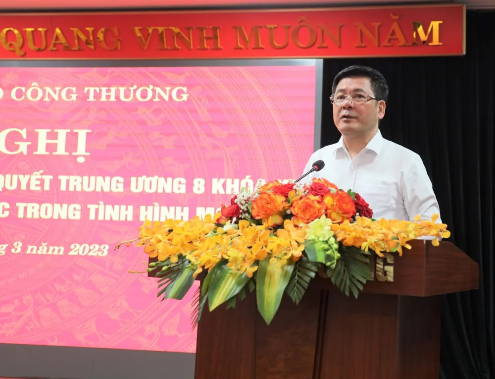 Bộ trưởng Nguyễn Hồng Diên phát biểu tại hội nghị