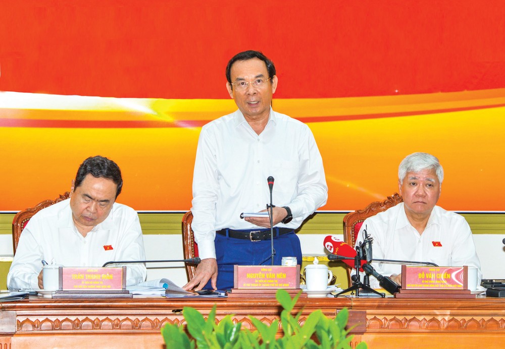 Secretary of the Ho Chi Minh City Party Committee Nguyen Van Nen speaks at the meeting (Photo: SGGP)