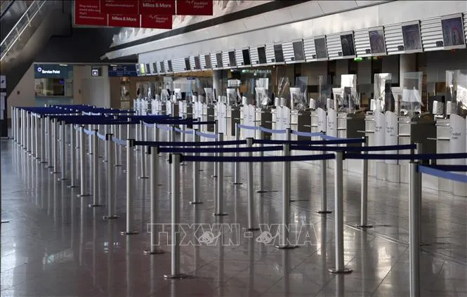 Cảnh vắng vẻ tại sân bay ở Frankfurt am Main, Đức trong bối cảnh diễn ra đình công, ngày 27-3-2023. Ảnh: AFP/TTXVN