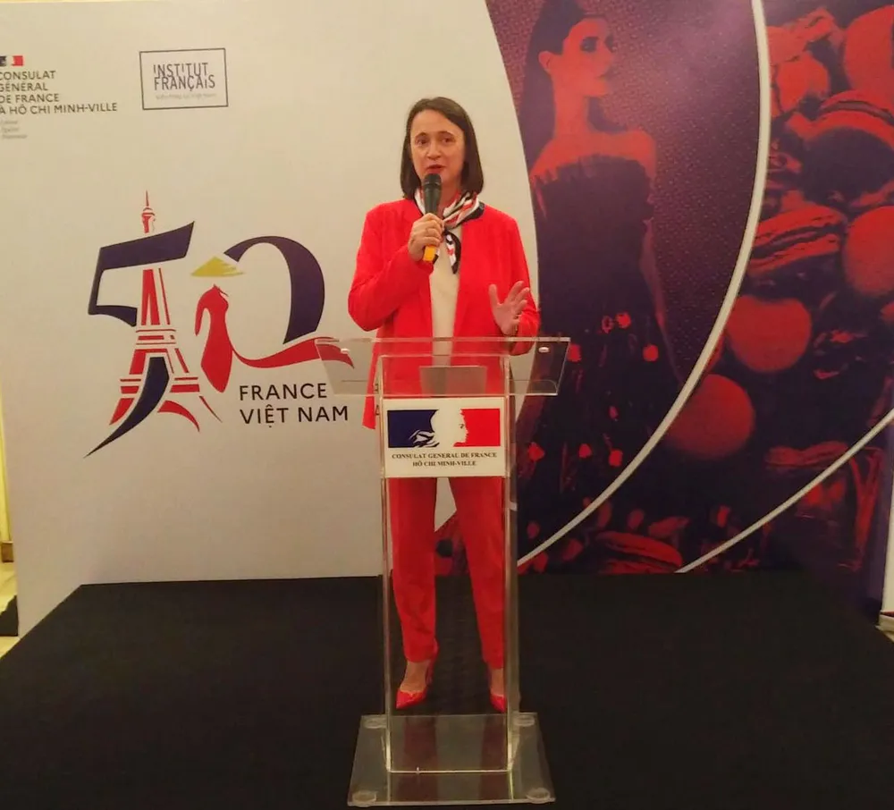 Tổng lãnh sự Pháp tại TPHCM Emmanuelle Pavillon-Grosser phát biểu tại buổi lễ Tổng lãnh sự Pháp tại TPHCM Emmanuelle Pavillon-Grosser phát biểu tại buổi lễ