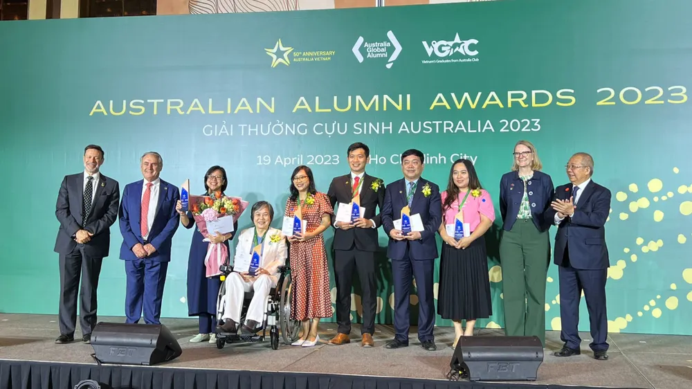 Tôn vinh 6 cá nhân có nhiều đóng góp nổi bật trên các lĩnh vực, góp phần phát triển mối quan hệ ngoại giao giữa Việt Nam - Australia