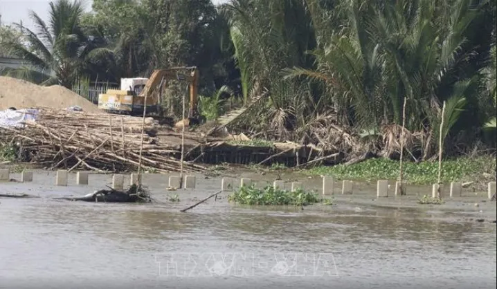 Tiền Giang: Sạt lở nghiêm trọng tại khu vực bến phà Tân Long 
