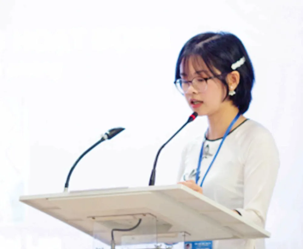 Dương Thị Mai Lan tham gia một sự kiện tại Diễn đàn du học Pháp