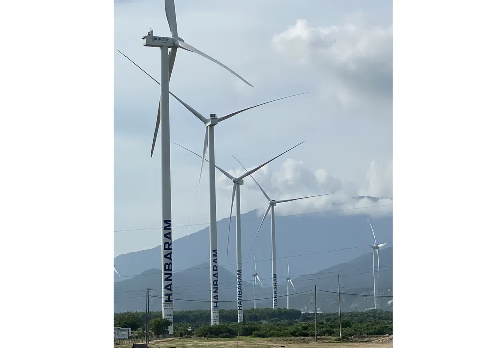 Dự án điện gió Hanbaram tại tỉnh Ninh Thuận. Ảnh: LƯƠNG THIỆN Dự án điện gió Hanbaram tại tỉnh Ninh Thuận. Ảnh: LƯƠNG THIỆN