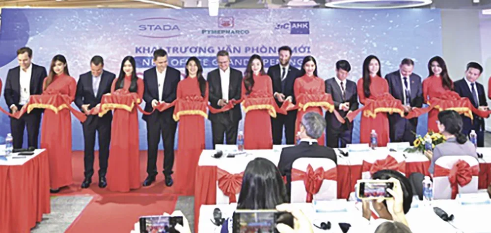 Lễ cắt băng khánh thành Văn phòng STADA Pymepharco tại TPHCM