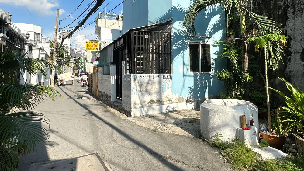 Giếng Bọng nằm bên đường số 10, được người dân phường Trường Thọ, TP Thủ Đức (TPHCM) bảo dưỡng lâu nay