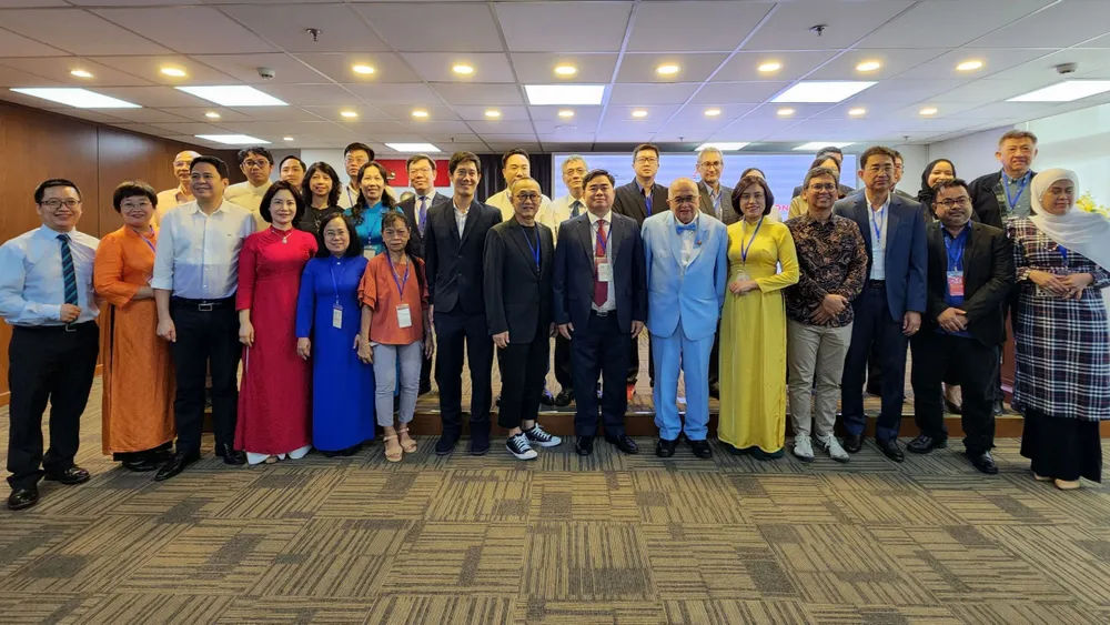 Thành viên các nước trong ABPA chụp ảnh lưu niệm