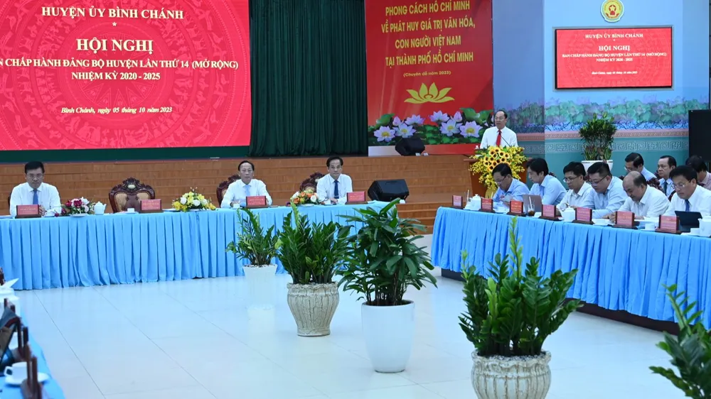 Hội nghị Ban Chấp hành Đảng bộ huyện Bình Chánh lần thứ 14 (mở rộng). Ảnh: VĂN MINH