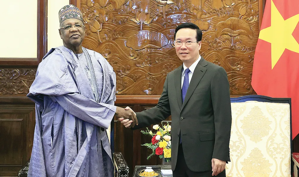 Chủ tịch nước Võ Văn Thưởng tiếp Đại sứ Nigeria Hassan Adamu Mamani. Ảnh: TTXVN