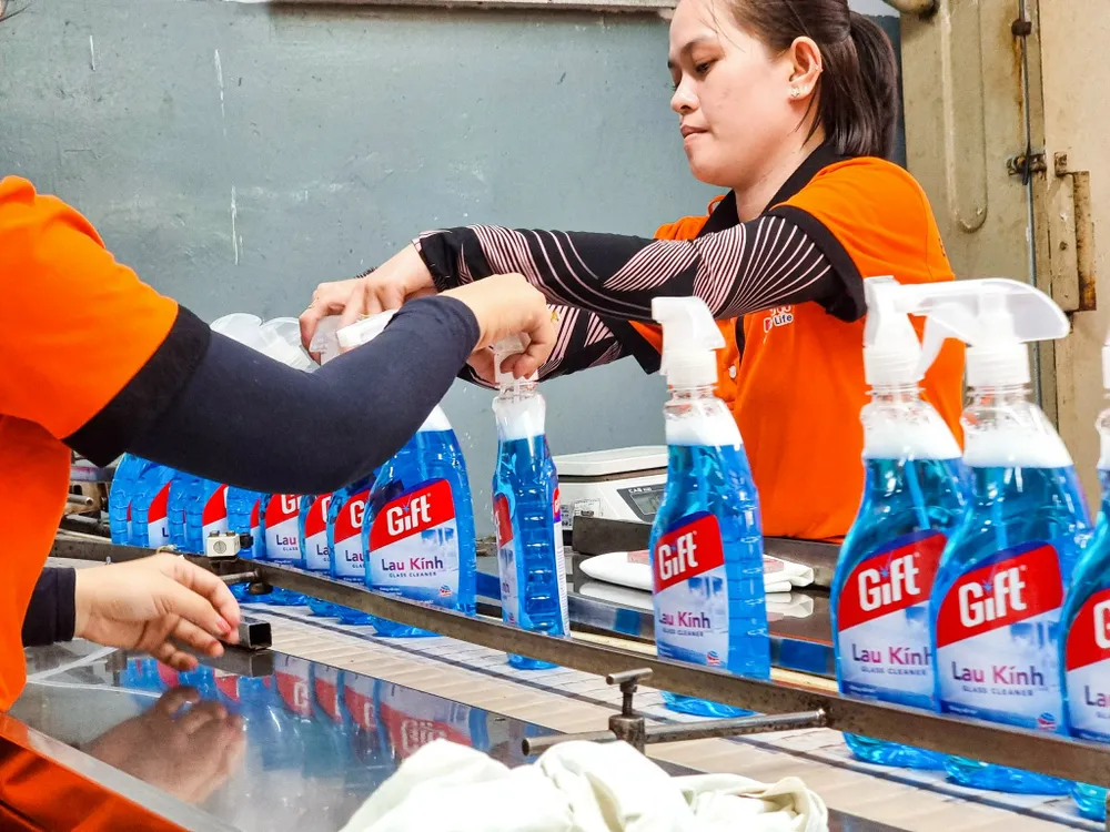 Công nhân Công ty Earth Coporarion Việt Nam tất bật hoàn thành các đơn hàng cuối năm 2023 Công nhân Công ty Earth Coporarion Việt Nam tất bật hoàn thành các đơn hàng cuối năm 2023