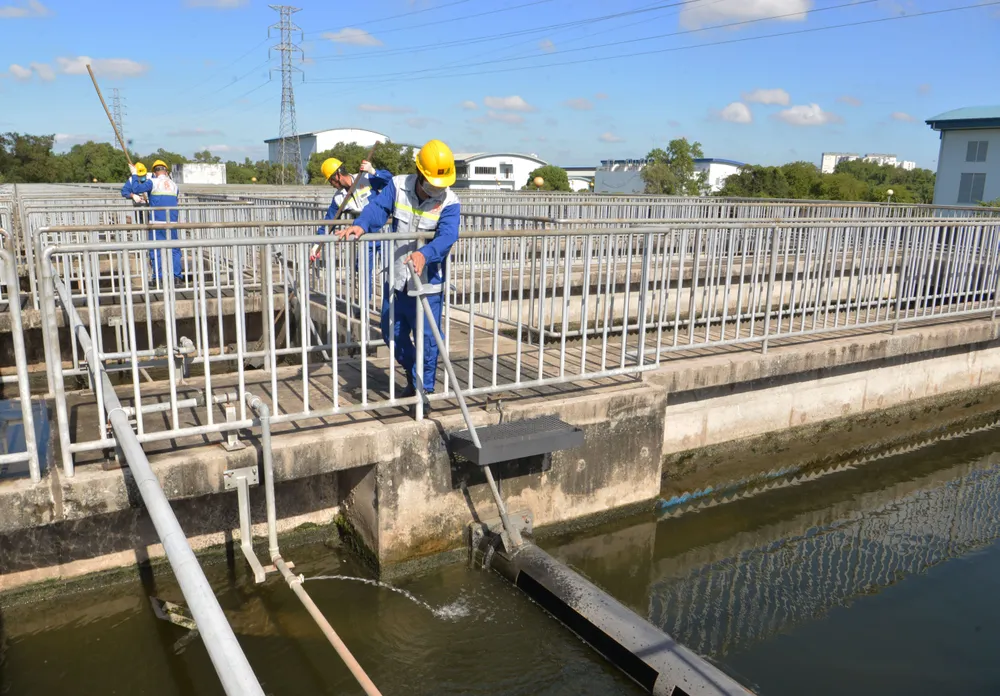 Vận hành xử lý nước thải sinh hoạt đô thị ở Nhà máy xử lý nước thải Bình Hưng, huyện Bình Chánh, TPHCM