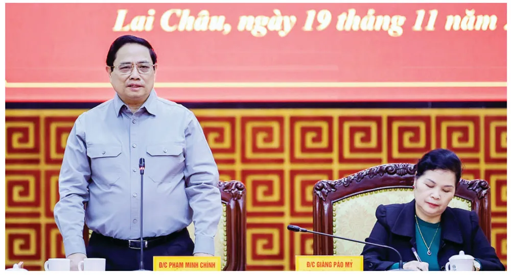 Thủ tướng Phạm Minh Chính phát biểu tại cuộc làm việc với Ban Thường vụ Tỉnh ủy Lai Châu, sáng 19-11. Ảnh: VIẾT CHUNG