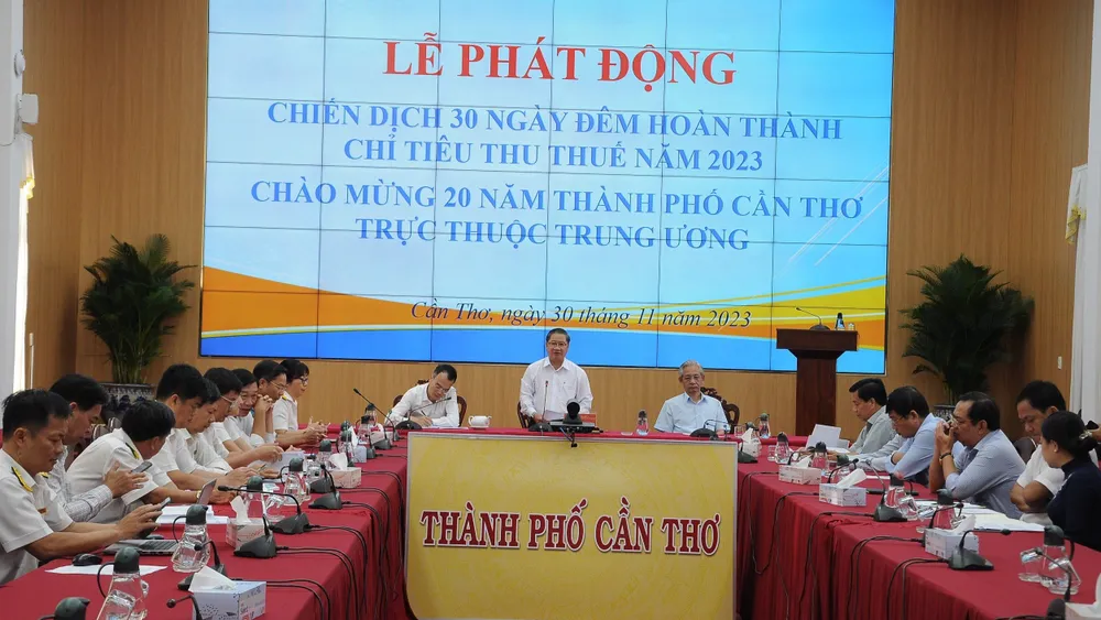 Chủ tịch UBND TP Cần Thơ Trần Việt Trường phát biểu tại lễ phát động