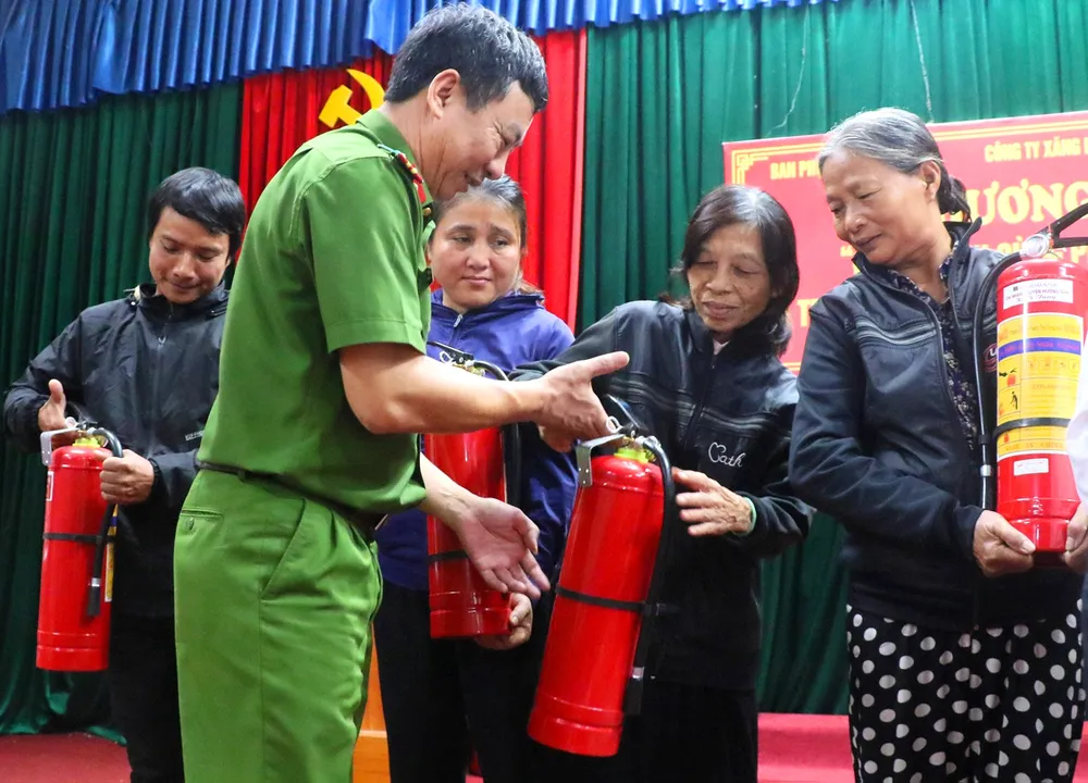 Trang bị tối thiểu 1 bình chữa cháy cho các hộ gia đình